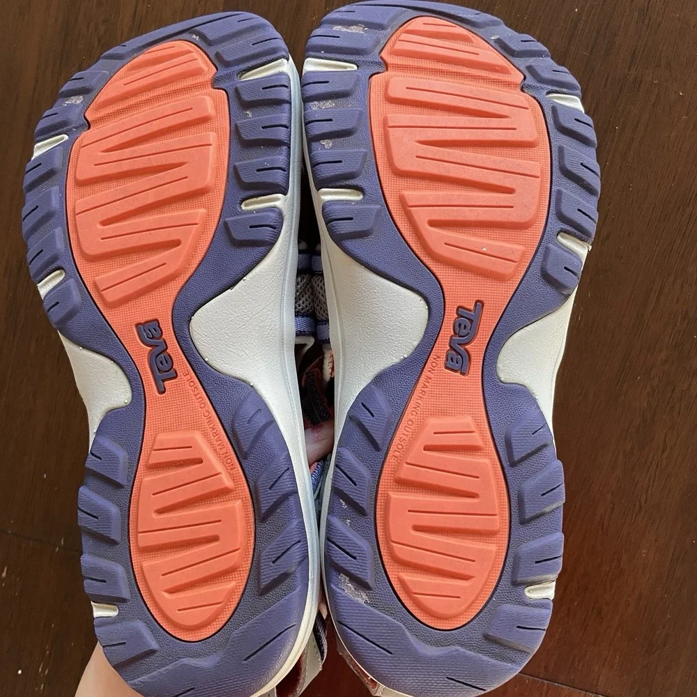 Teva Youth Manatee Girl's Big Kid Wild Dove‎ Sandals Sz 5 Grey Purple